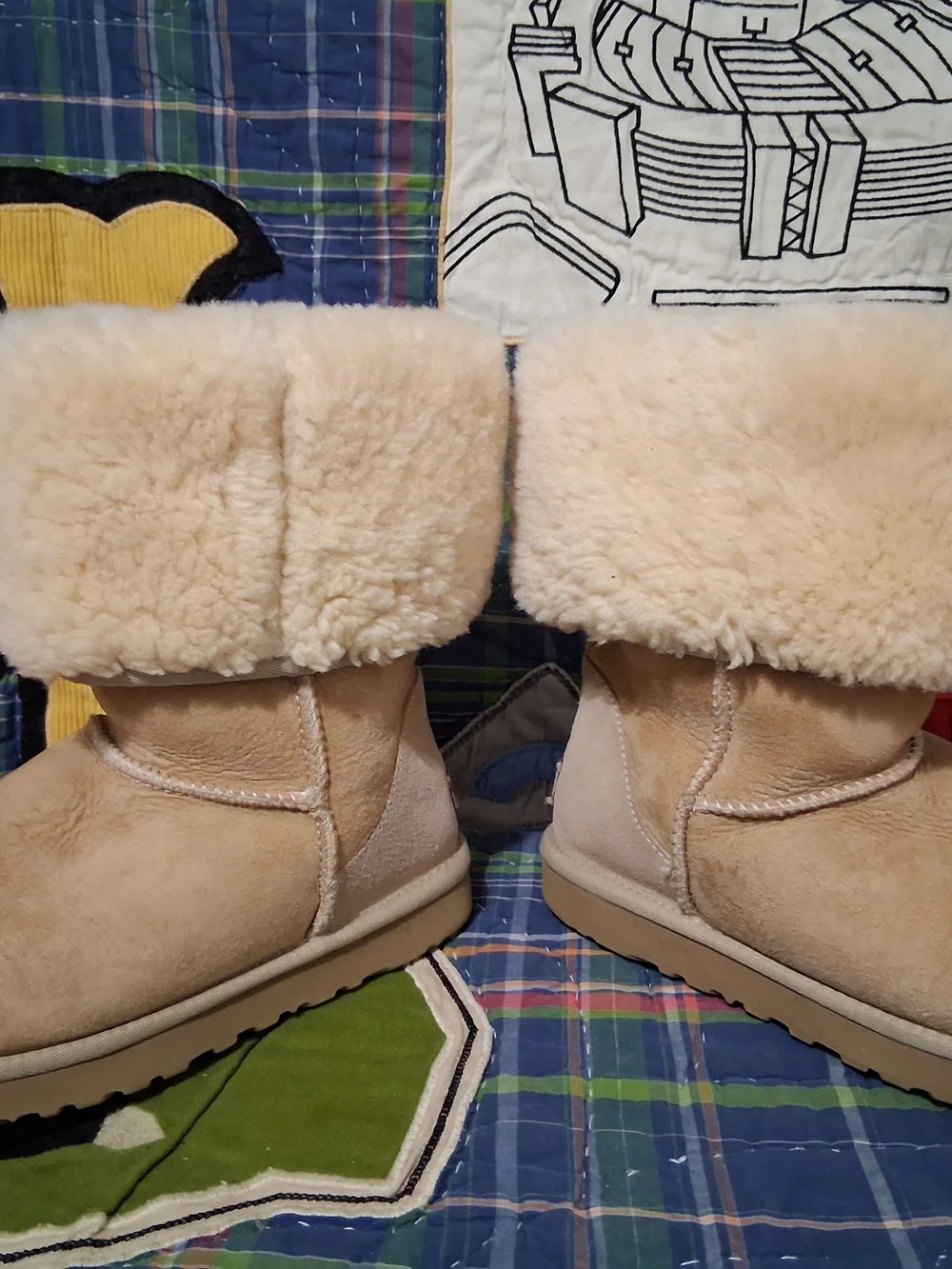 UGG Australia Tan Suede Classic Short Boots Shearling Sheepskin Cuff F10010F Sz7